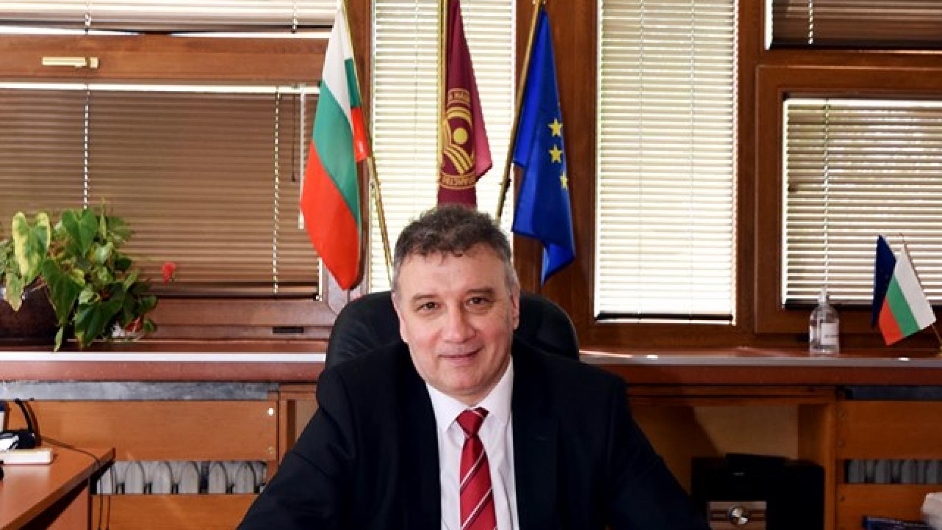 Проф. Димитър Димитров, ректор на УНСС: Започваме учебната 2020/2021 г. присъствено, ако се наложи, ще върнем дистанционното обучение
